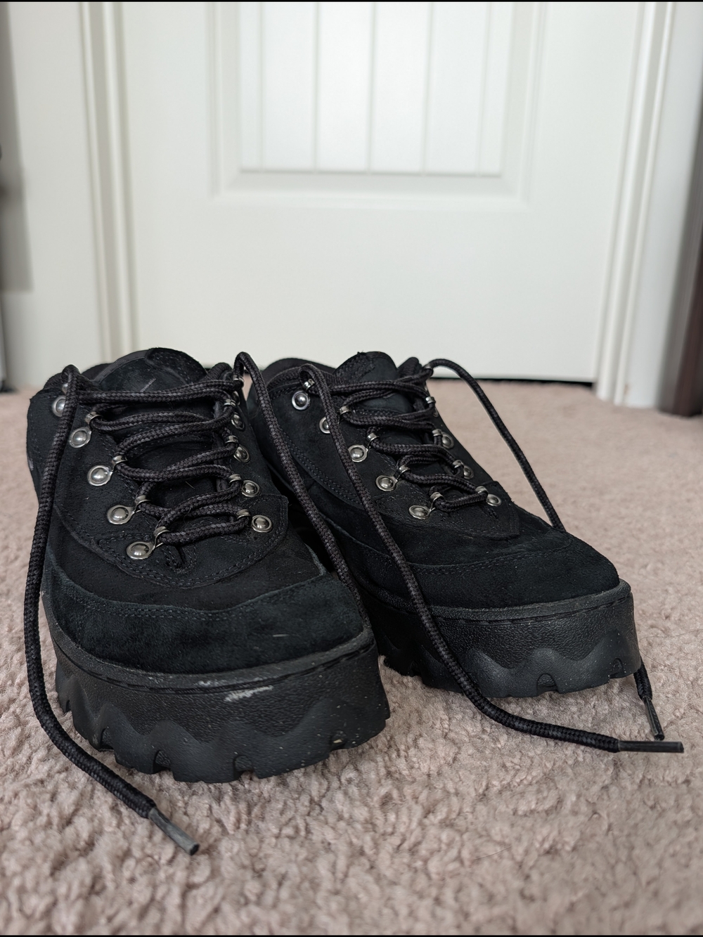 Nike Womens Triple Black Lahar Low Suede Leather Shoes Size Womens 8/Mens 6.5 - Picture 4 of 15